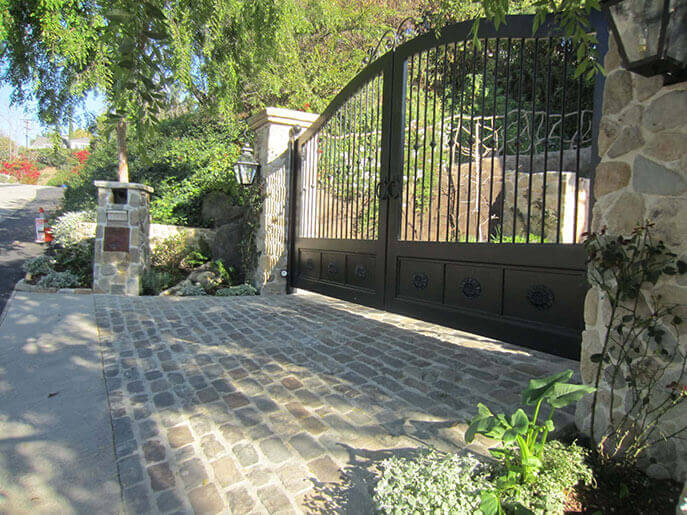 Antique-Bluestone-Cobble1