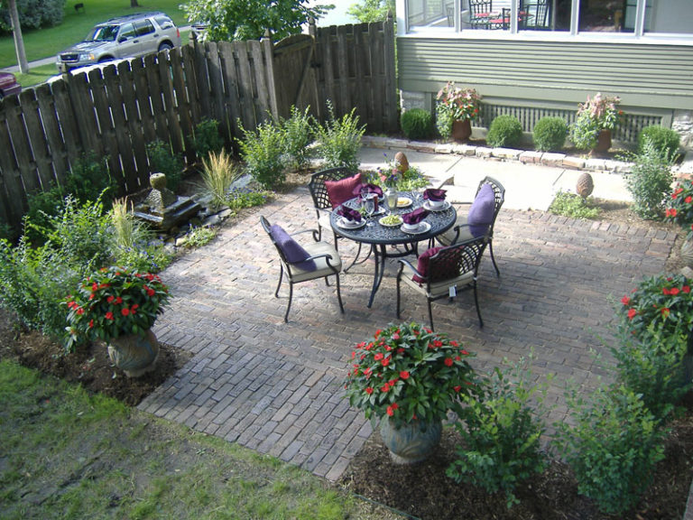 Custom back patio built with Antique Purington Paver bricks